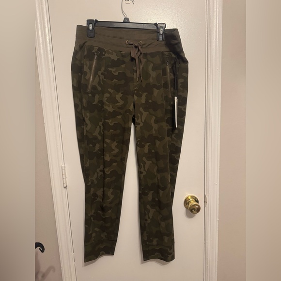 New Marrakech Womens Camo Athletic Jogger Pants Zip Pockets Size 10 - Picture 2 of 7